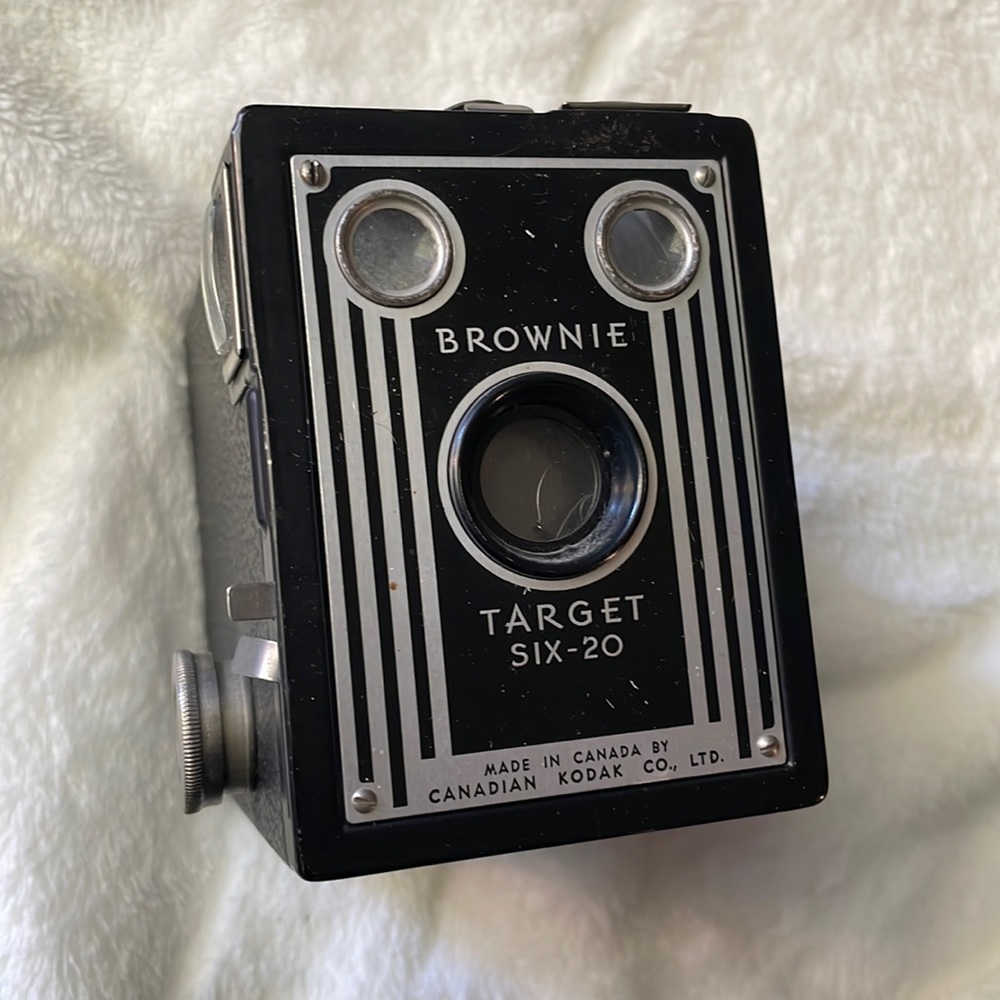 📷 Kodak Brownie Target Six-20 Model